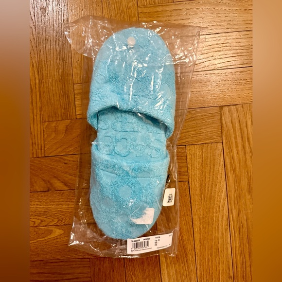 Versace Allover polka dot bathrobe and slipper set - Picture 8 of 15